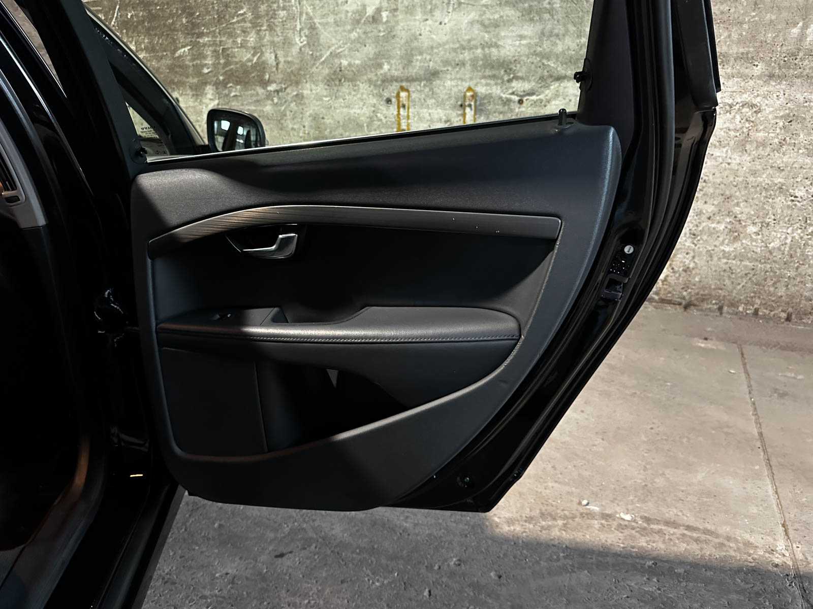 Volvo V70 2.0 T5 Summum 241pk 2017, Z-082-HJ