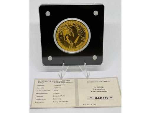 Or 999 (1/200 oz) – Médaille commémorative du roi Charles III « God Save the King », diamètre de 40 mm.