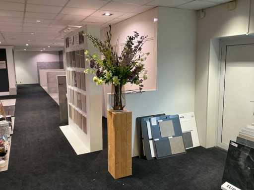 Artificial plant with pot