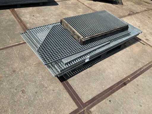 Steel slatted floor