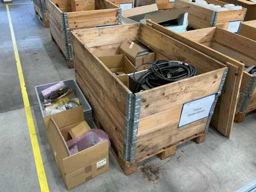 2020 Fanuc System R30iB Mate Plus Steuereinheit und sonstige Teile