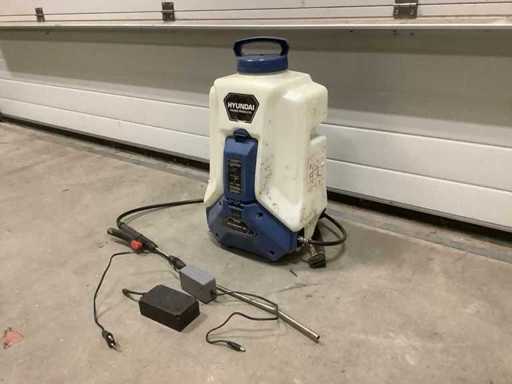 Pulverizator lichid Hyundai cu Travo