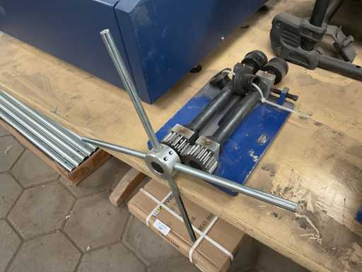 Étau d’établi avec rouleau à billes