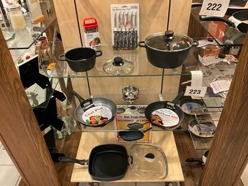 Ssw kookpot (2x) + braadpannen Ssw + gsw + divers keukengerei