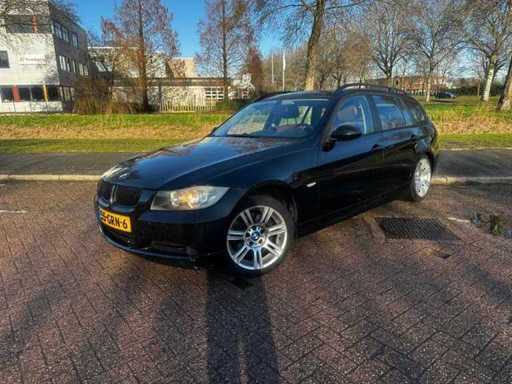 BMW 320i Touring Business Line, 55-GRN-6