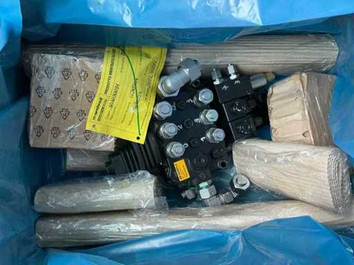 Hydraulic control valve manifold
