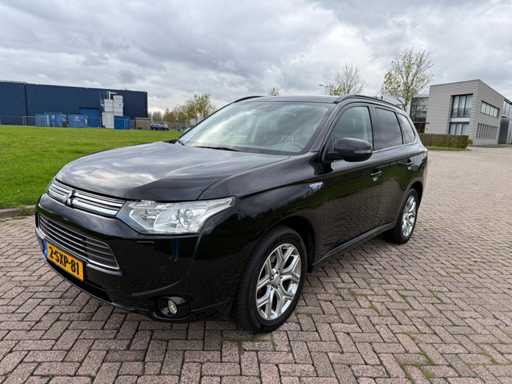 Mitsubishi Outlander 2.0 PHEV Instyle+ , 2-SXP-81