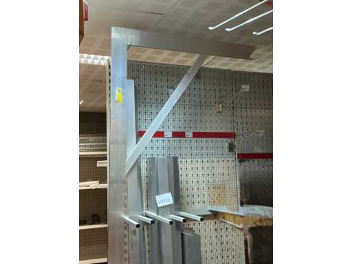 Penguin, Mason profiles and mixing rods with their brush