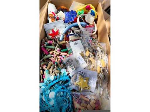 Set di 500-600 nuovi articoli di bigietteria e accessori per capelli - Nuovi