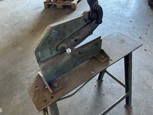 Forbici a piastra a leva Mubea