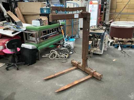 Pallet hook