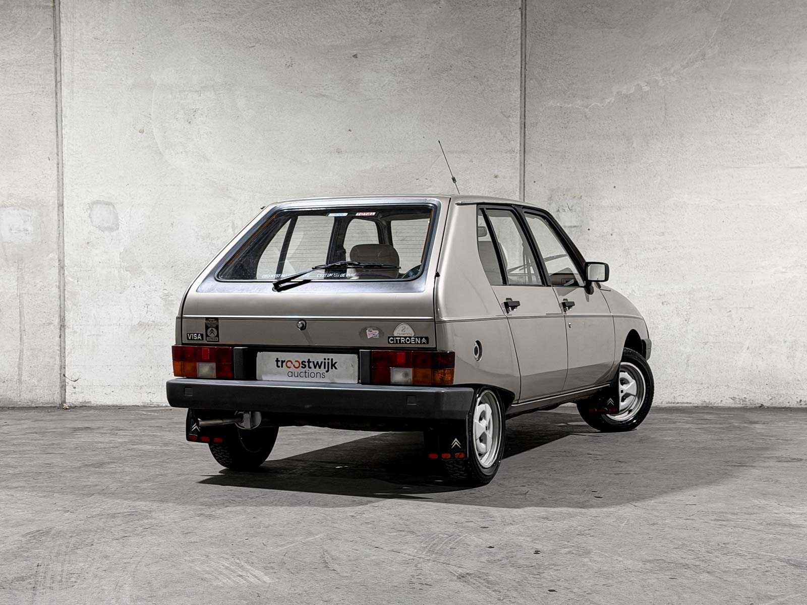 Citroen Visa 2-cyl 0.7 32hp 1984, J-692-DP