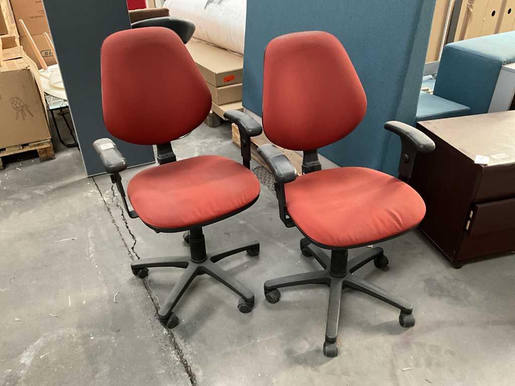 2 chaises de bureau mobiles XEROX