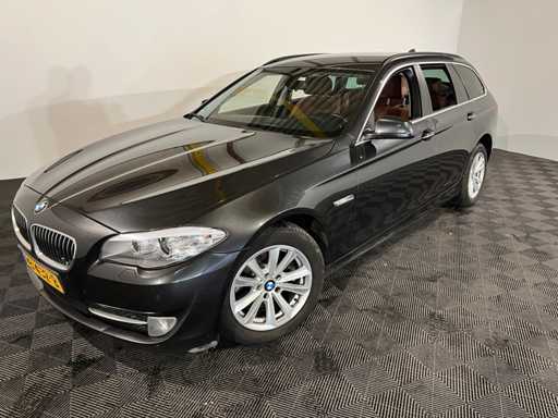 BMW serii 5 Touring 520d High Exec M Sport, PB-432-B