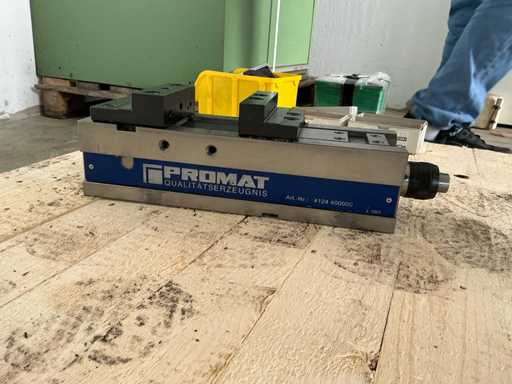 ROMAT Hydraulischer Maschinenschraubstock