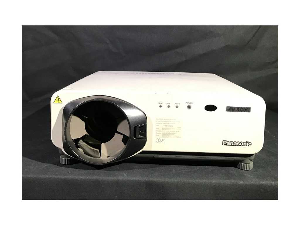 Panasonic - PT-D7500 - Panasonic 6,000 lumen projector - tri-DLP - 1024x768