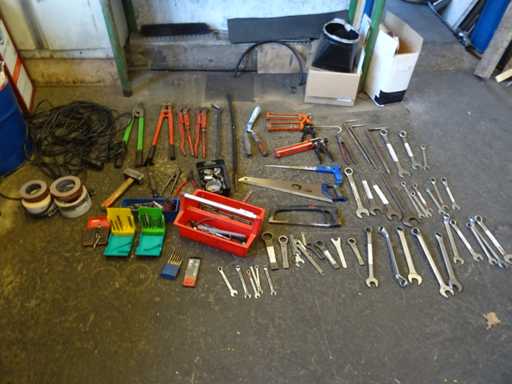 Batch of hand tools
