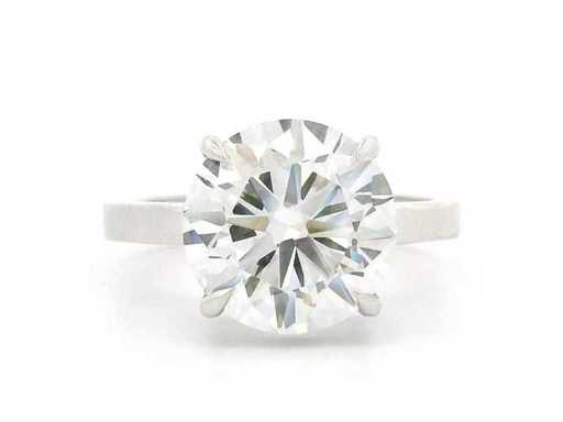 Bague en or blanc 18 carats avec 5,00 ct. Diamant