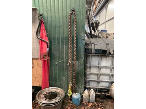 Lifting chain 2 jump