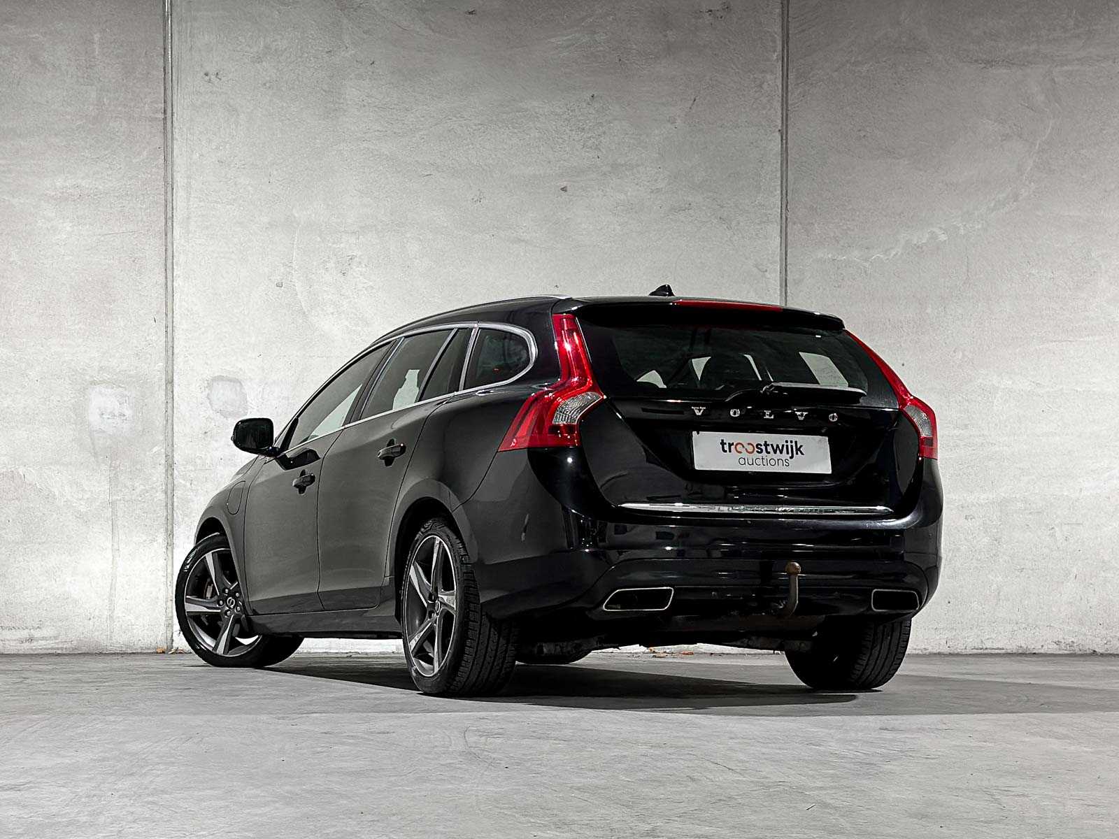 Volvo V60 2.4 D6 AWD Plug-In Hybrid Summum 215pk 2013 (Origineel-NL), 6-SVN-43