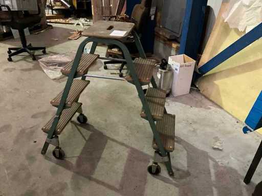 Scară dublă pentru depozit