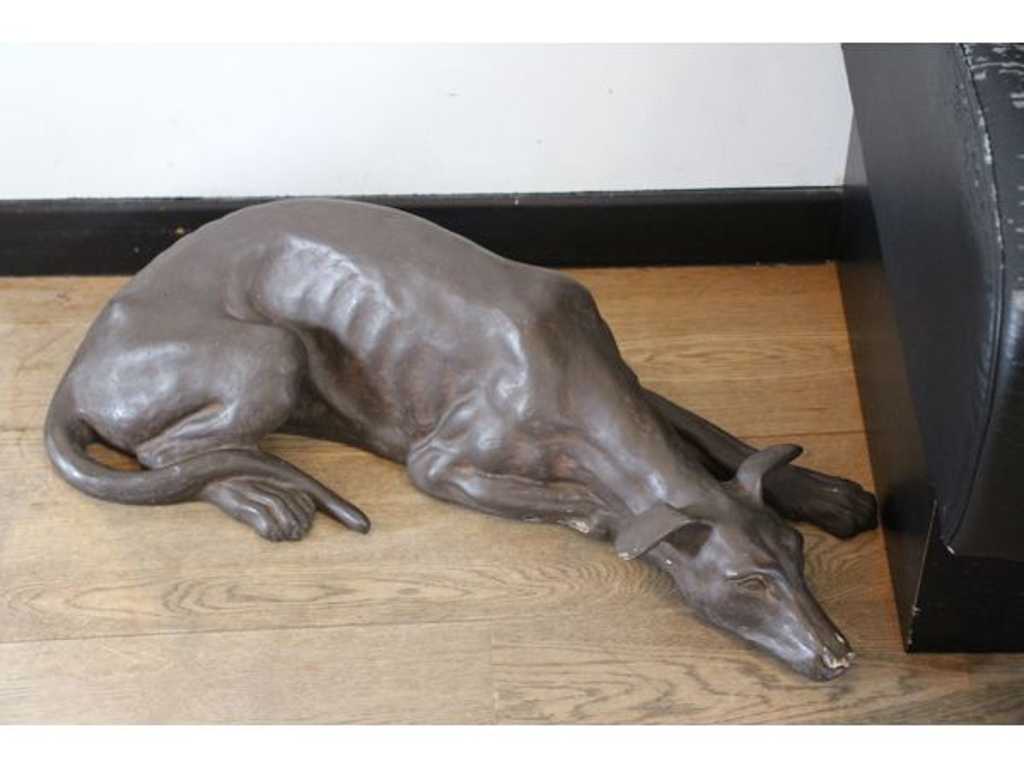 Kunststof standbeeld "liggende hond"