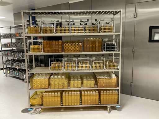 Wagen mit Haustierinhalt (2x)