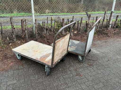 Tramway à quai (2x)