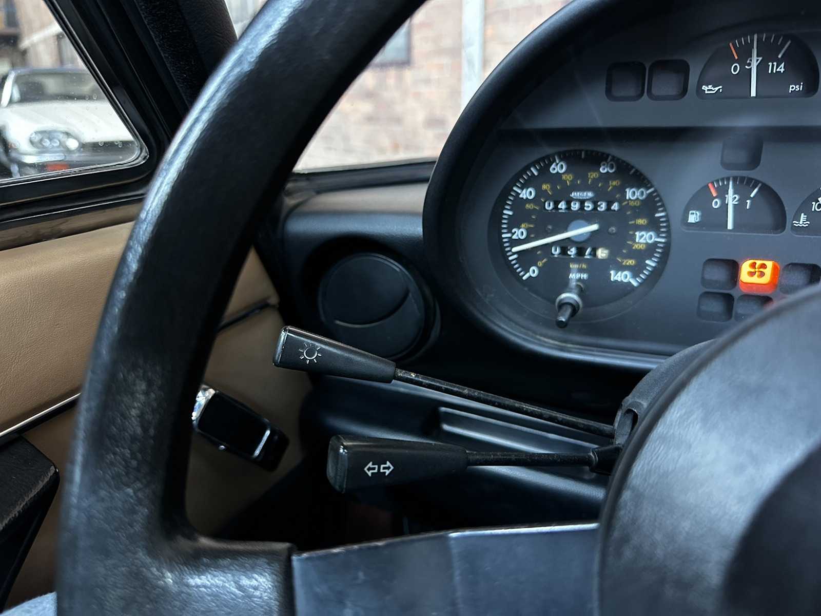 Alfa Romeo Spider 2.0 118pk 1987, NS-842-F