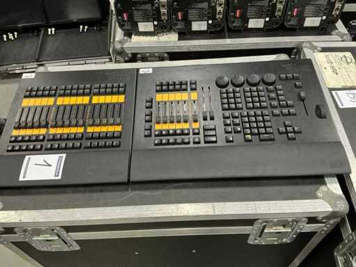 Console de mixage MA OnPC Command wing et fader