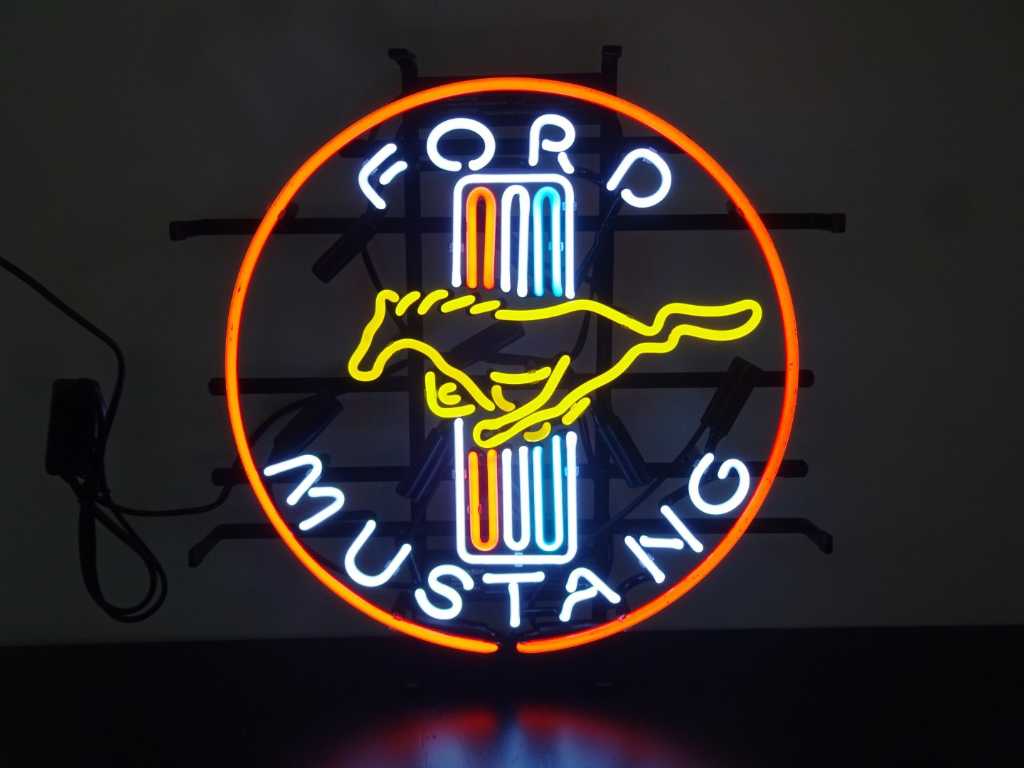 Ford Mustang - NEON Sign (glas) - 40 cm x 40 cm