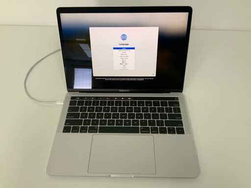 Apple A1989 13-calowy MacBook Pro MR9U2N/A Laptop
