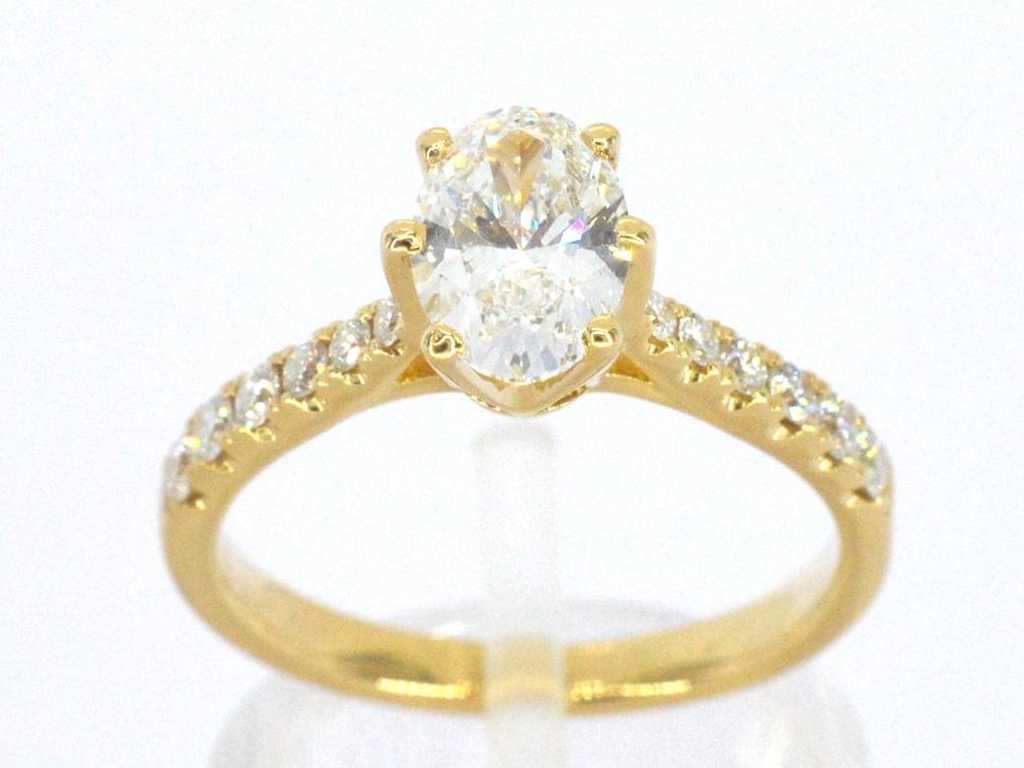 Gouden ring met één ovaal geslepen diamant van 1.00 carat