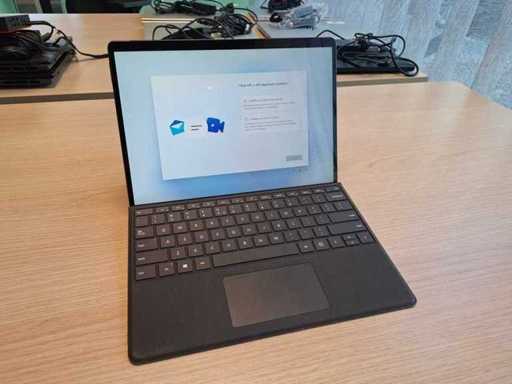 Microsoft Surface Pro (1983)