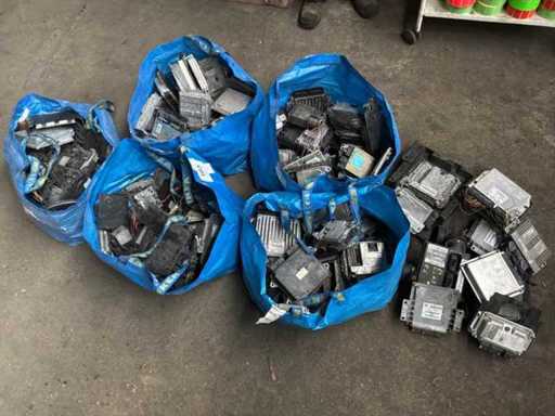 Grote partij diverse auto-onderdelen