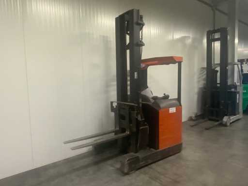 2001 BT RRB2 Wózek wysokiego składowania