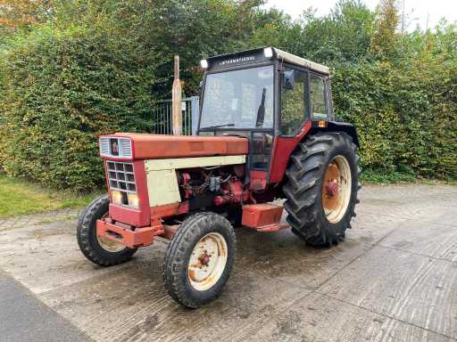 International Harvester 946 S Ciągnik rolniczy z napędem na dwa koła