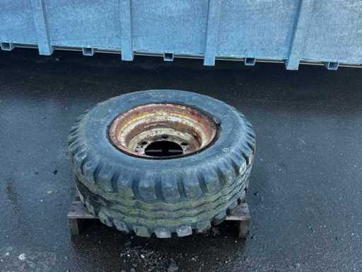 Implement - Landwirtschaftlicher Reifen 11,5/80-15 mit 6-Loch Felge (1x)