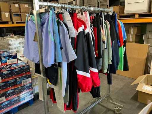 Lot de diverse articole sportive, inclusiv Adidas/Nike/Masita/Puma/etc (337x)