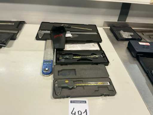 Various calipers (4x)