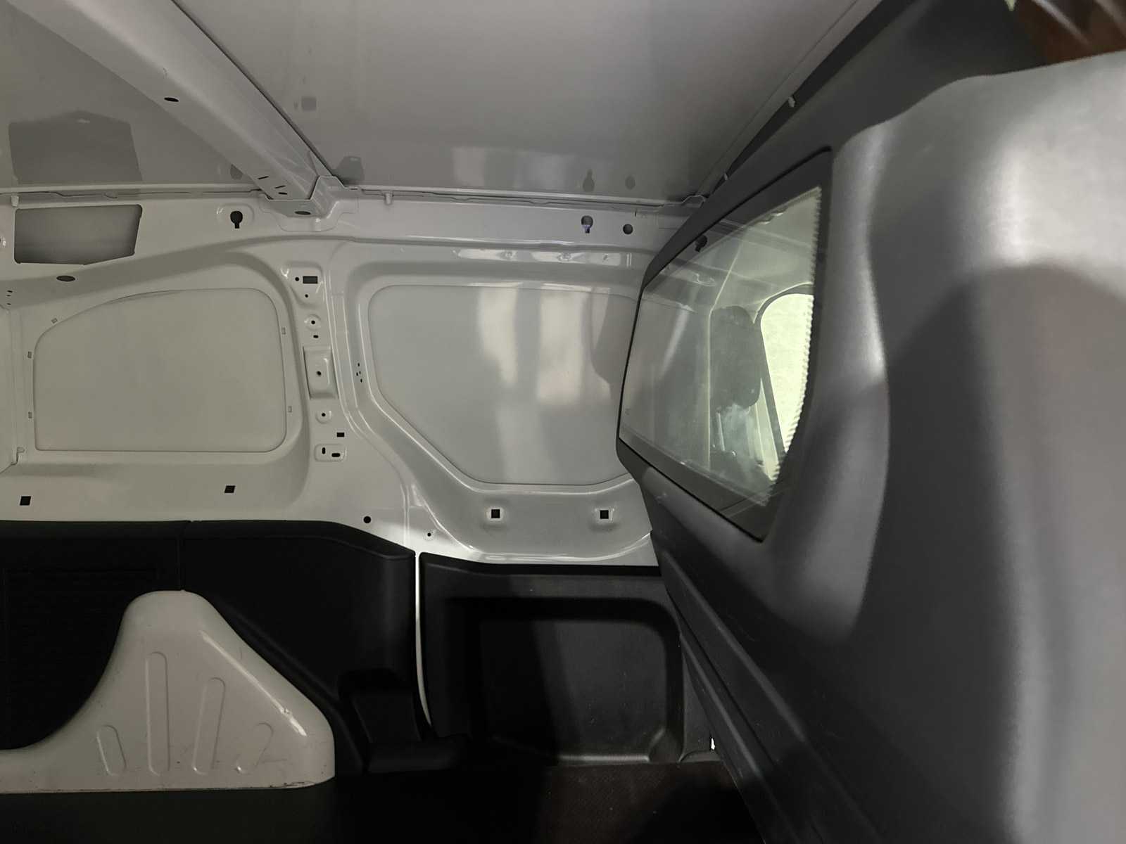 Peugeot Partner 120 1.6 BlueHDi 75 L1 Premium Pack 75pk 2018 (Origineel-NL & 1e Eigenaar), V-700-SK