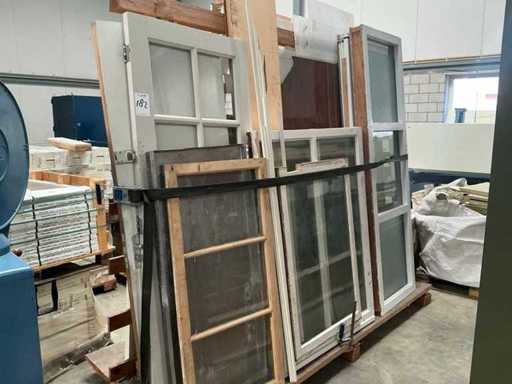 Série de cadres, fenêtres et portes