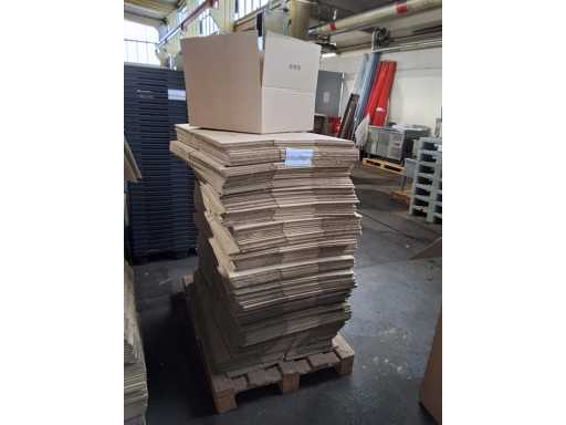   Pallet cardboard boxes