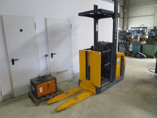 JUNGHEINRICH EKS 110 Order Picker