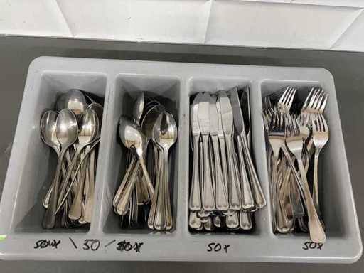 Sztućce z tacą na sztućce (150x)