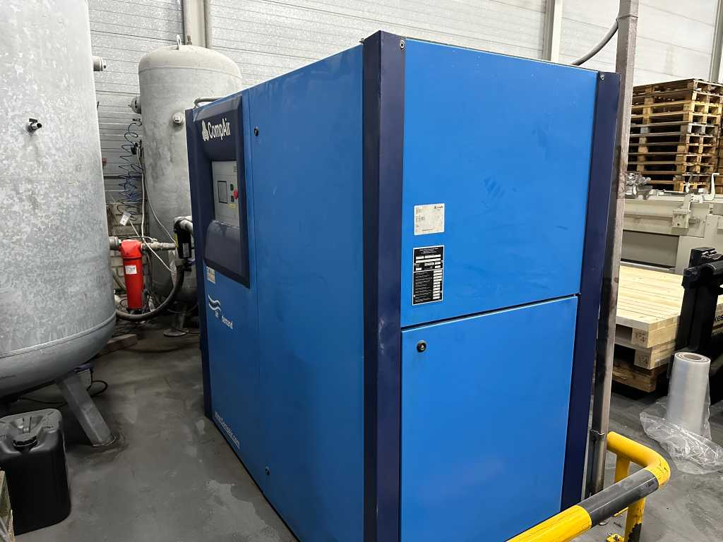 Geveke - L37RS-13A - Air compressor with air dryer and pressure vessel - 2011