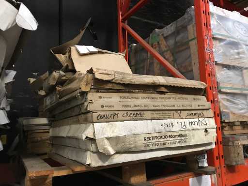 verzamellot keramische tegels