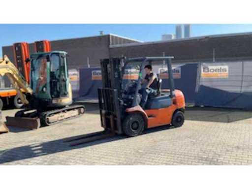 966b4267-adb5-4875-af1e-101dc91194a1.mp4