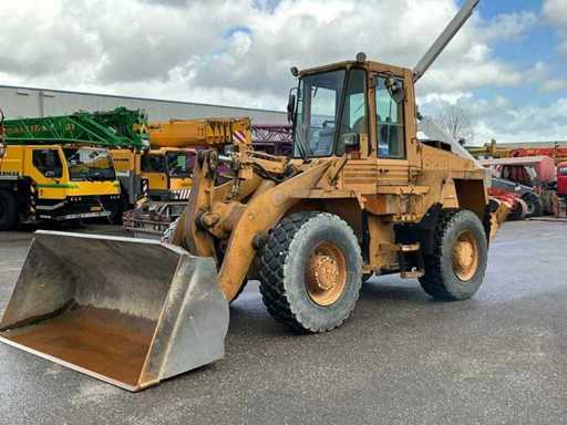 1994 Case 621B Shovel