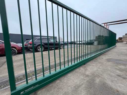 Brama przesuwna (11 metrów)